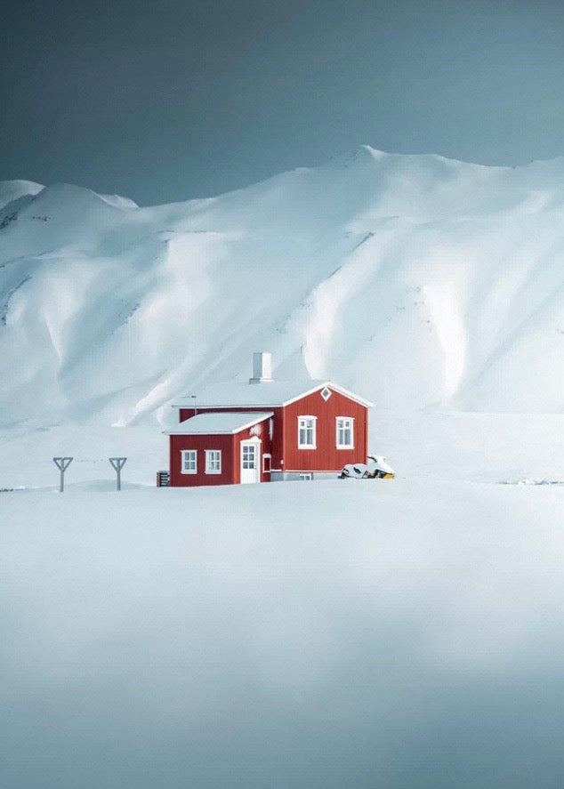 SEREN ART - Places Series - 500/740 Piece Puzzle, Red house in a snowy landscape with mountains, winter, Norris Niman